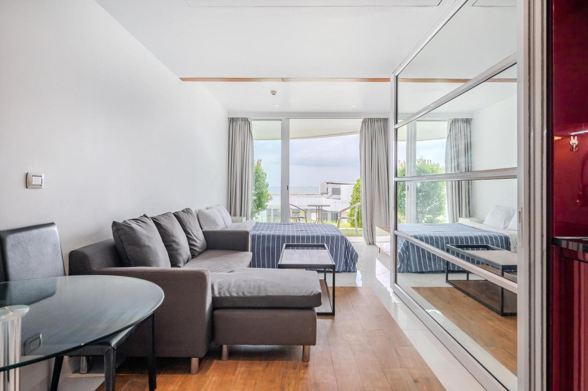 Pure Sunset Beach - Ocean View Room, Pattaya Na Chom Thian Exterior photo