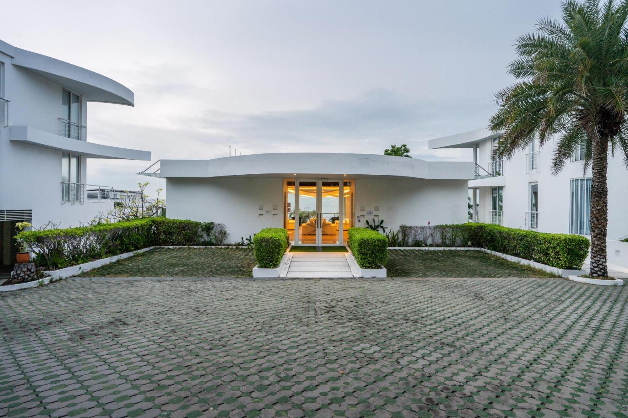 Pure Sunset Beach - Ocean View Room, Pattaya Na Chom Thian Exterior photo